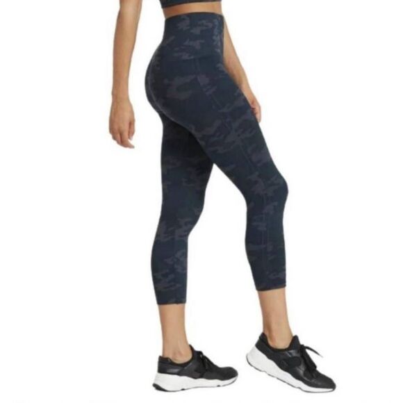 SPANX Look At Me Now Seamless Leggings Size Small - Picture 1 of 3